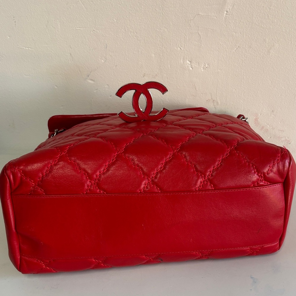 CHANEL Red Quilted Shoulder Bag - Picture 7 of 10